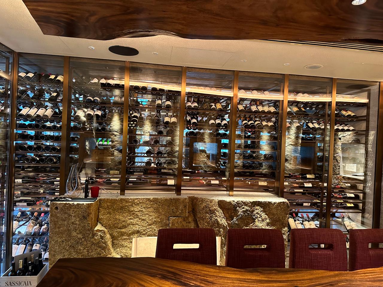 Wine display installation